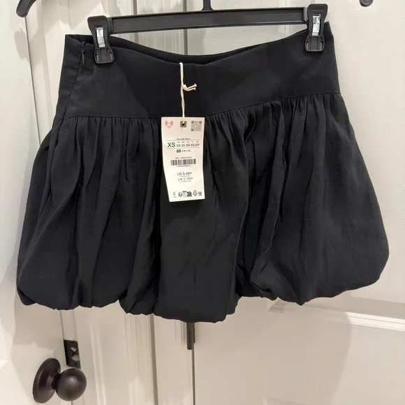 Black Bubble Skort with Pleated Detail - Picture 1 of 2